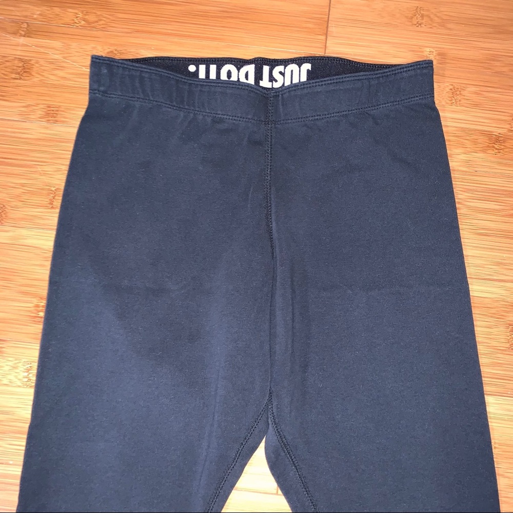 NIKE WOMENS Leggings
